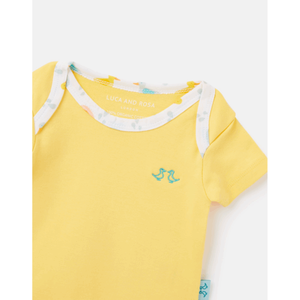 Luxurious Little Ducks 6-Piece Baby Set: Organic Cotton Comfort & Style - Image 6