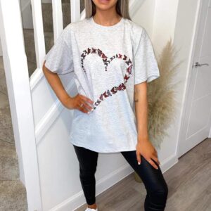 Chic Heart Print Oversized T-Shirt for Effortless Style & Comfort