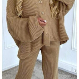 Chic 4-Button Loungewear Set: Comfort Meets Style for Everyday Elegance!