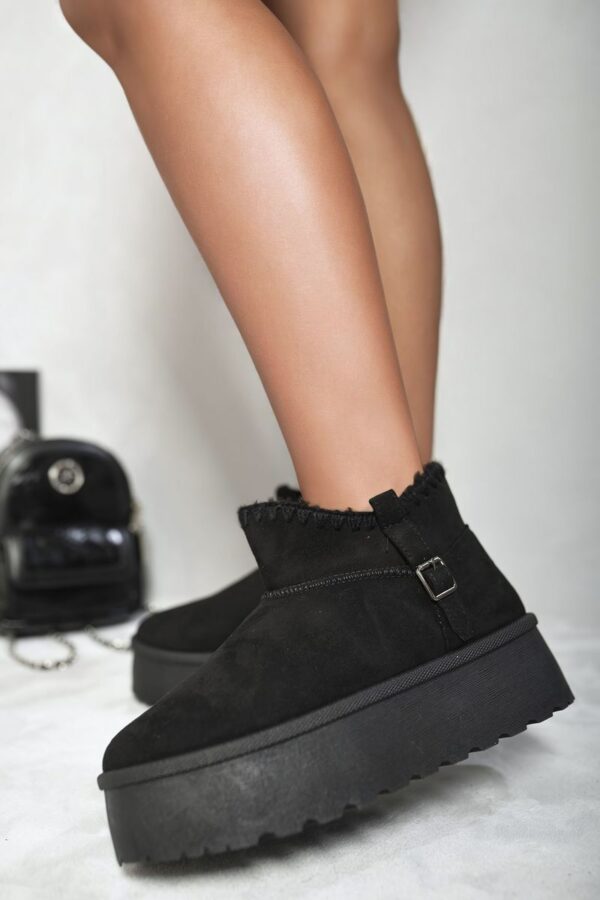 Debra Cozy Fur-lined Platform Ankle Boots - Chic Warmth for Cold Days!